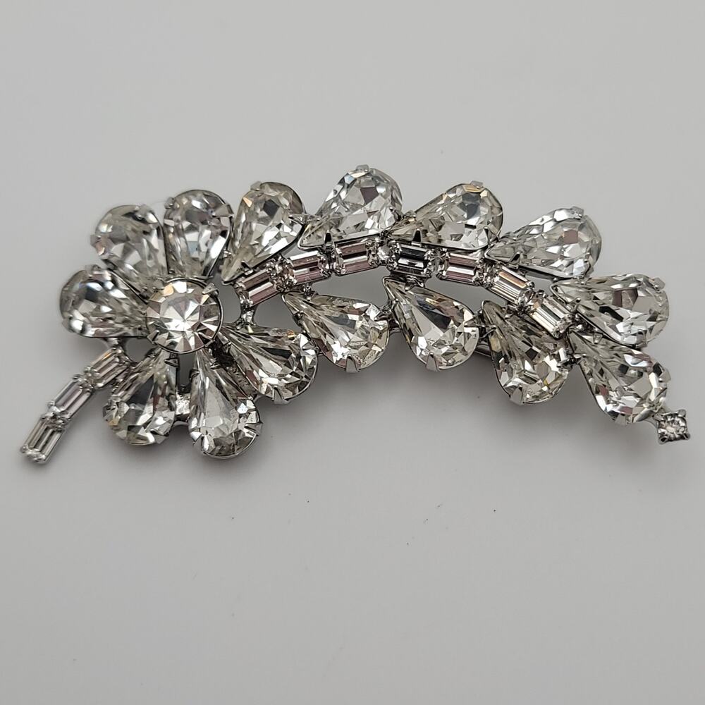 Vintage Silver-tone Clear Chaton Pear Baguette Rhinestone Flower Brooch